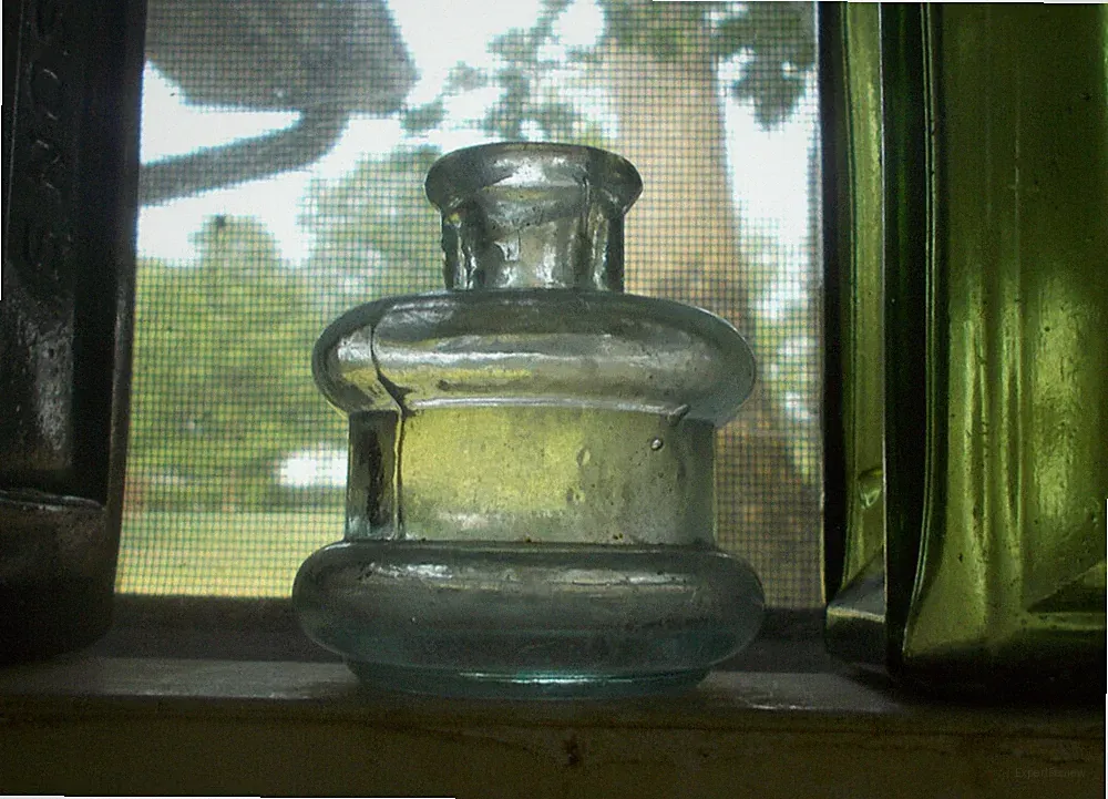 1880s ROUND INK BOTTLE WITH 2 LARGE BULBOUS RINGS AMERICAN MADE UNIQUE SHAPE